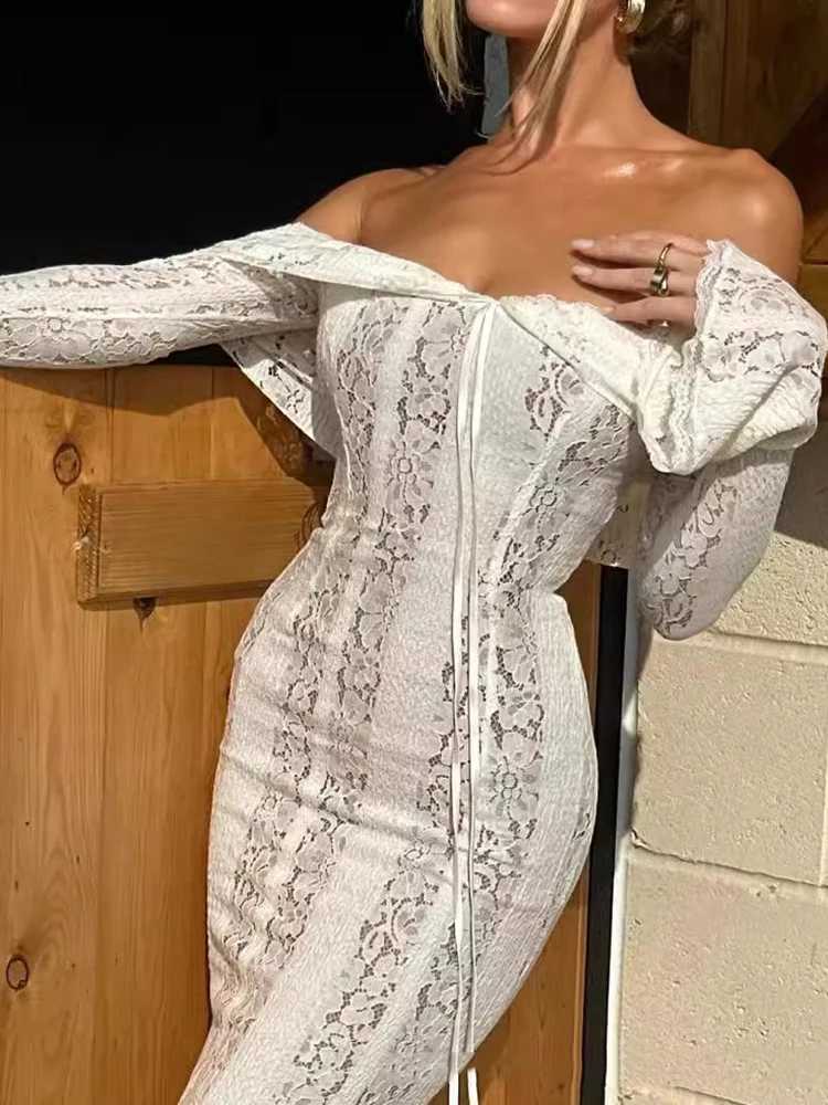 Mozision Floral Lace Off-shoulder Maxi Dress For Women White Strapless Backless Long Sleeve Bodycon Club Party Sexy Long DressXJ250514
