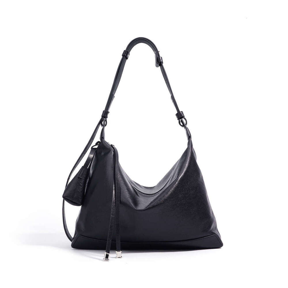 2025 New Design Layer Vegetable Tanned Cowhide Shoulder Bag Large Capacity Commuting High-End Feeling Fashionable Armpit Bag