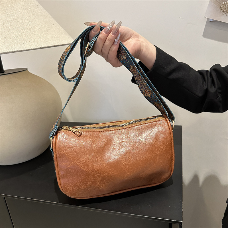 Free Delivery Designer Bag Soft Leather Texture Large Capacity 2025 Spring Versatile Instagram One Shoulder Crossbody Casual Bag Korean Edition Luxury