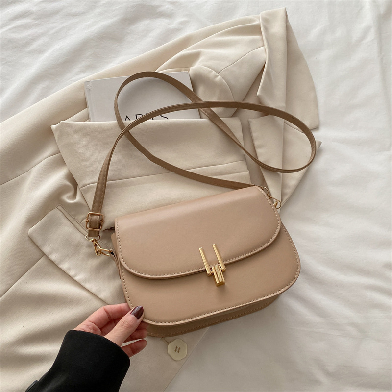Popular New Free Delivery Designer Bag New Trendy Internet Red Envelope Style For Women Handheld Small Square Bag Stylish Luxury Bag Single Shoulder C