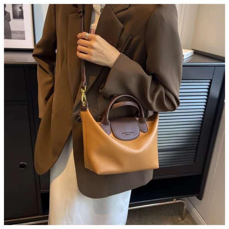 Commuting Crossbody Dumpling Large Capacity Bag, Casual Versatile, High-end Feeling, Hand-held Bill of Lading Shoulder Bag