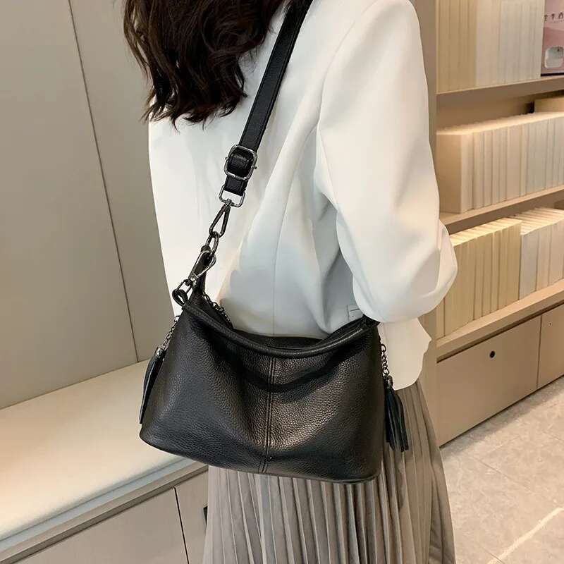 Genuine Leather Fashion Tassel Handbags Crossbody Bags Women's Solid Colours Satchel Large Capacity