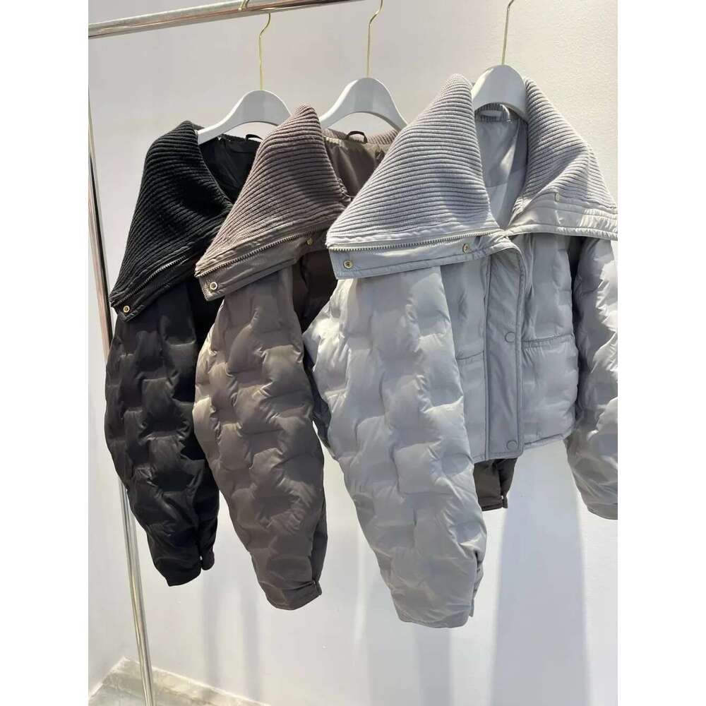 Fashion Casual 2024 New Winter Short Warm White Duck Down Coat Female European Turn-Down Cape Collar Puffer Jacket Women