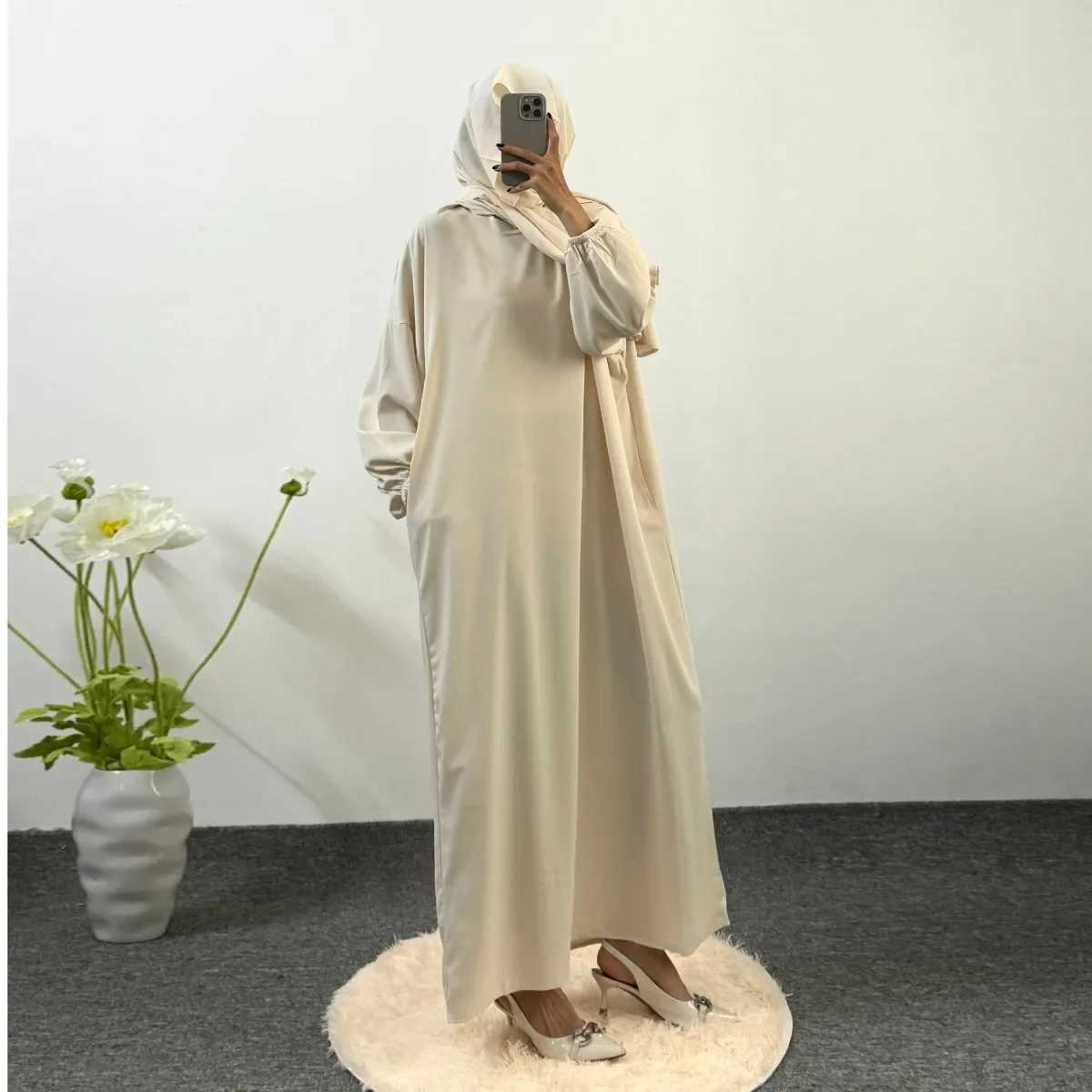 Ramadan Modesty Prayer Dress Women Jilbabs Kaftan Muslim Abayas Dubai Robe Hijab Smocking Slve Dresses Islamic Clothing X2505141
