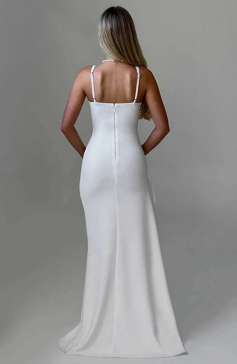 Womens Sexy Deep V-Neck Suspenders Show Legs Dress Nightclub Runway Party White Fashionable Floor FlCeremonial Dress SkirtXJ250514