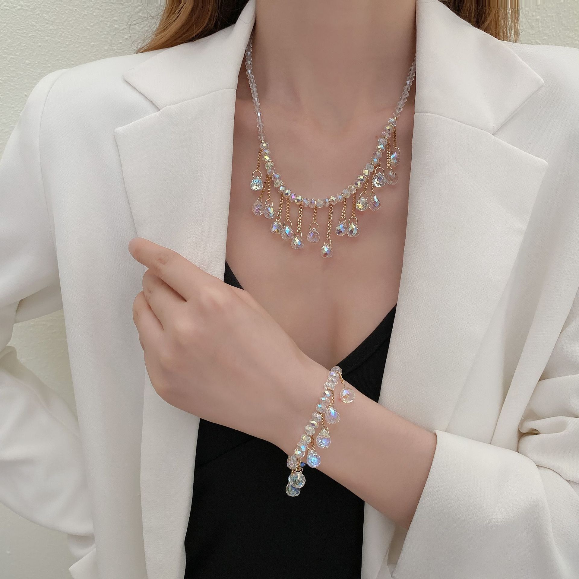 Super Fairy Fashion Korean Edition Girl Transparent Natural Crystal Pendant Accessories Necklace