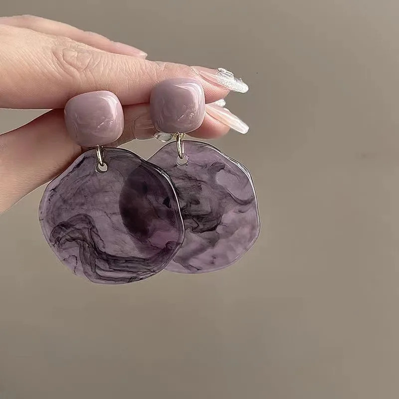 Fashion Retro Olive Green Halo Dyed Earrings Exaggerate Temperament Womens Festival Party Jewelry Accessories Gift 250514