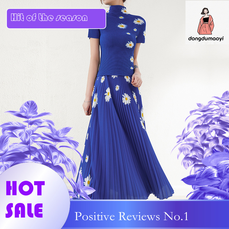 dongdumaoyi According to the fashion pleated suit, cut printed high neck T-shirt two-piece set for women