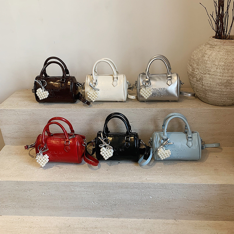 2025 New Free Delivery Designer's Bag Casual Texture Niche Design Pillow Fashion Stylish Trend Women's Simple Shoulder Crossbody Bag