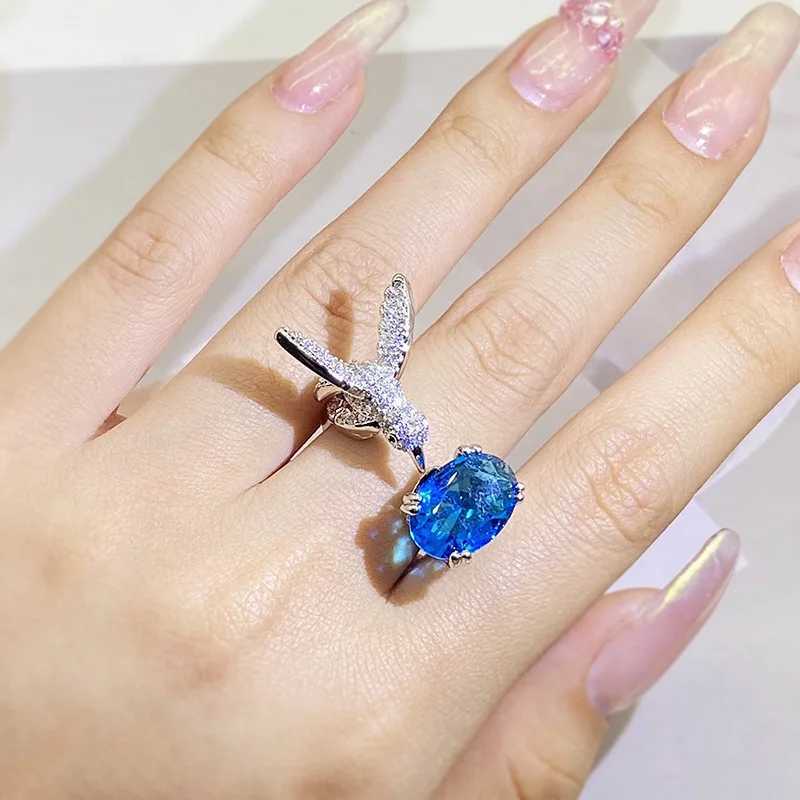 Creative Colored Gemstone Women Ring Simulating St. Marys Aquamarine Hummingbird Ring 925 Stamp Wedding Party Fashion JewelleryXJ250514