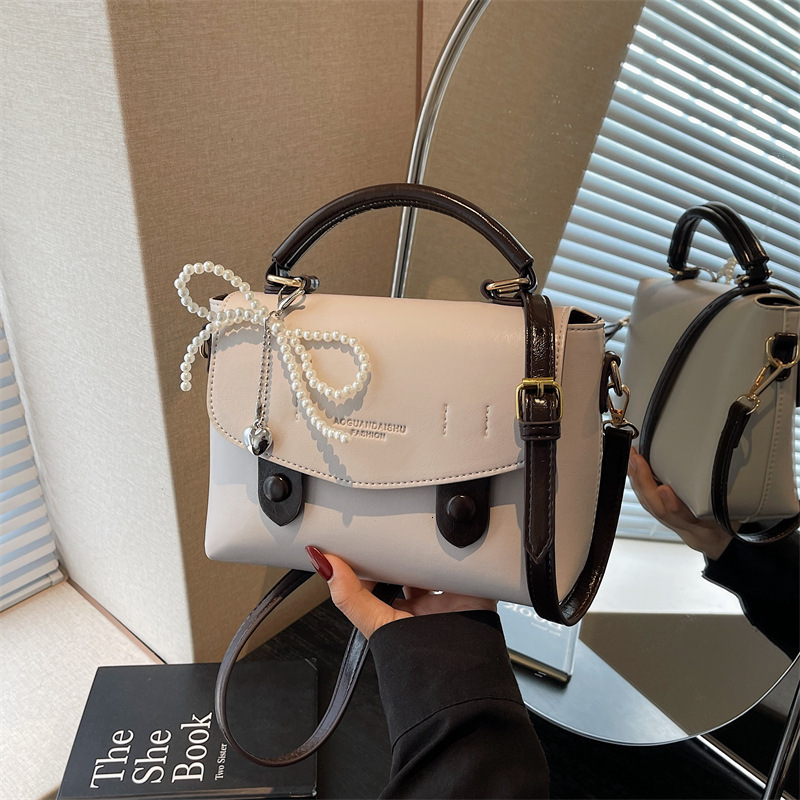 Small square with niche design 2025 new trendy handbag, single shoulder crossbody bag