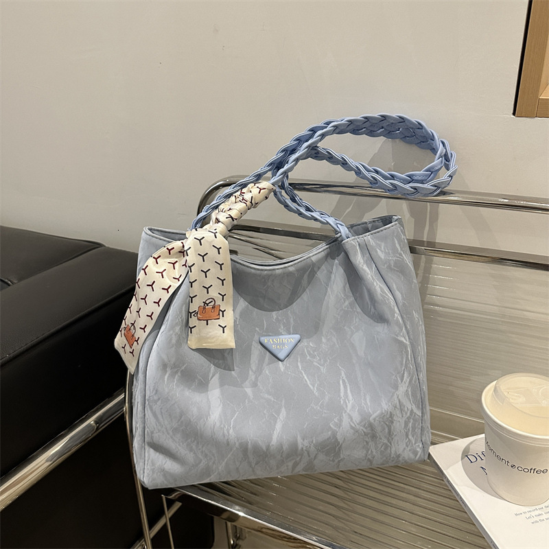 Free Delivery Designer Bag Hand Women's 2025 Korean Edition Simple Texture Solid Color Fashion Trend Silk Scarf Versatile Single Shoulder Tote Ba