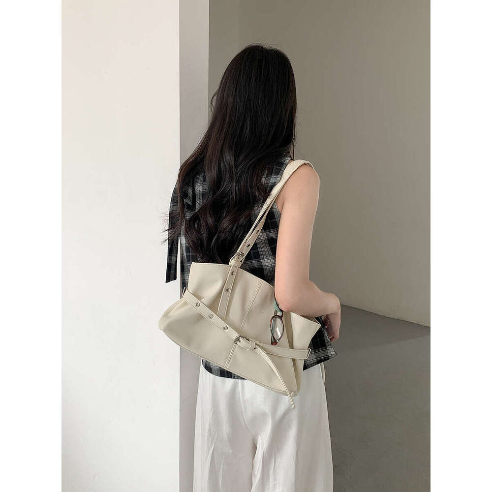 New Shoulder With Large Capacity Spring Summer Commuting In 2025, Fashionable And Minimalist Tote Bag For Women