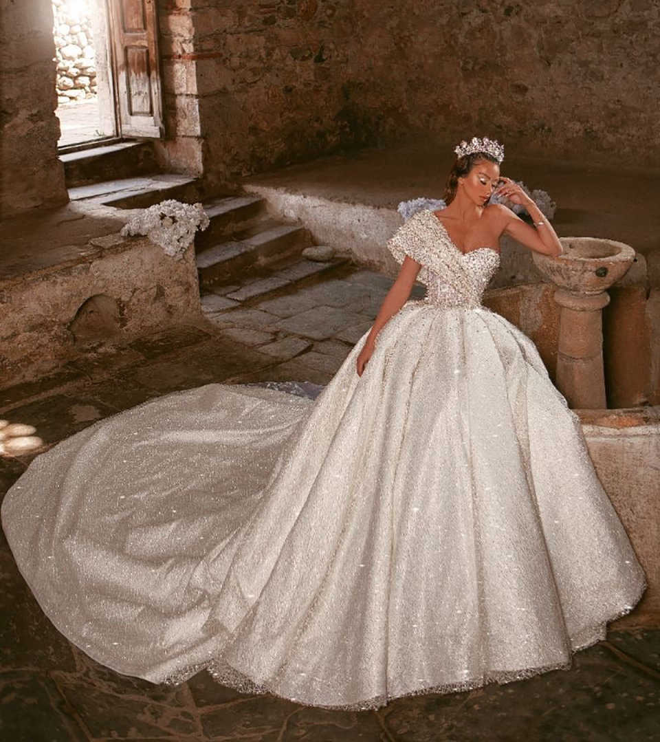 Gorgeous Wedding Dress For Women One Shoulder Sleeveless Bridal Gown Pearls Sequins Sweep Train Dresses Custom Made vestidos de novia