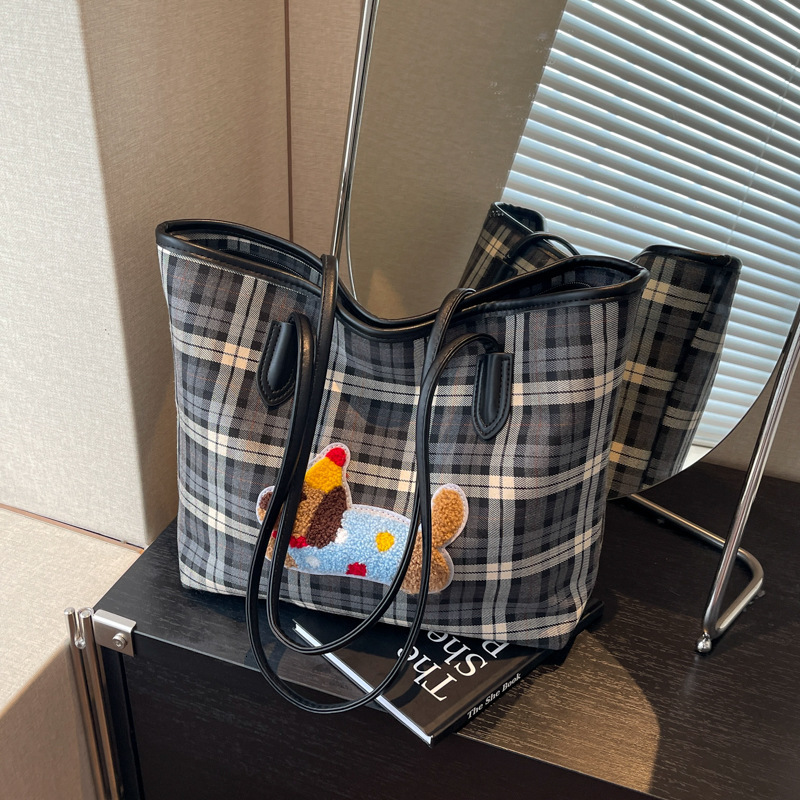 Checkered canvas for women's autumn 2025 new trendy Korean tote versatile large capacity armpit bag