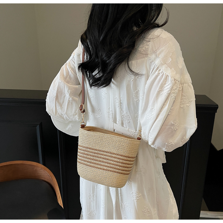 2025 New Women's Bag Summer Leisure Large Capacity Single Shoulder Handbag Designer Fashion Seaside Vacation Woven Bag Small Fresh Simple Striped