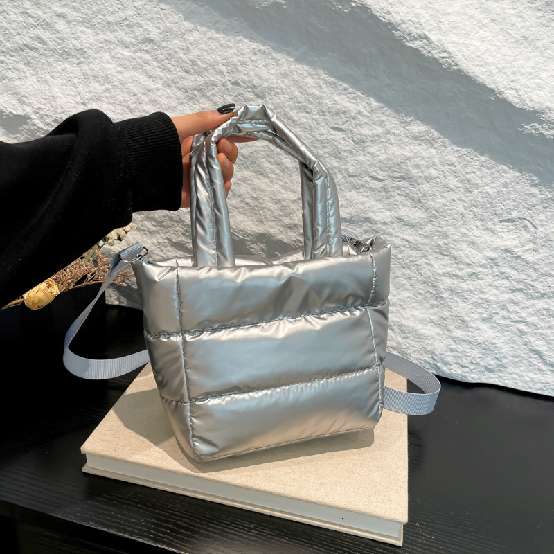 Free Delivery Designer Bag 2025 New Women's Bucket Autumn And Winter Simple Lightweight Down Cotton Jacket Casual Fashion Versatile Hand Held Cro
