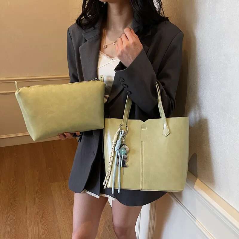2025 New Women's Large Capacity Tote Bag Versatile for Hand Carrying, Underarm and Short Commute As Backpack, Fashionable Design