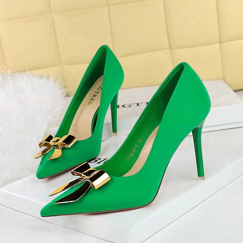Fashionable Pointed High Heels Metal Bow Thin Heels Single Shoes For Women Satin Light Mouth Womens Shoes Elegant And Simple W250514