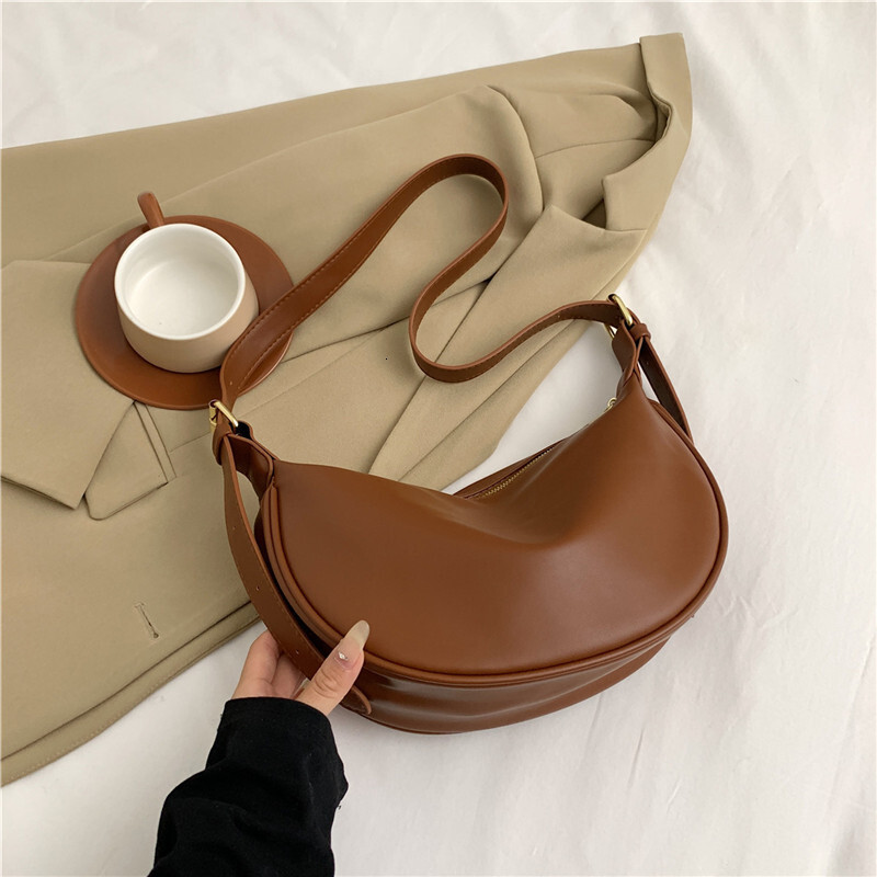 Free Delivery Designer Bag Soft Leather Large Capacity Fashionable Minimalist Leisure 2025 Autumn And Winter New Versatile Korean Version Crossbody Du