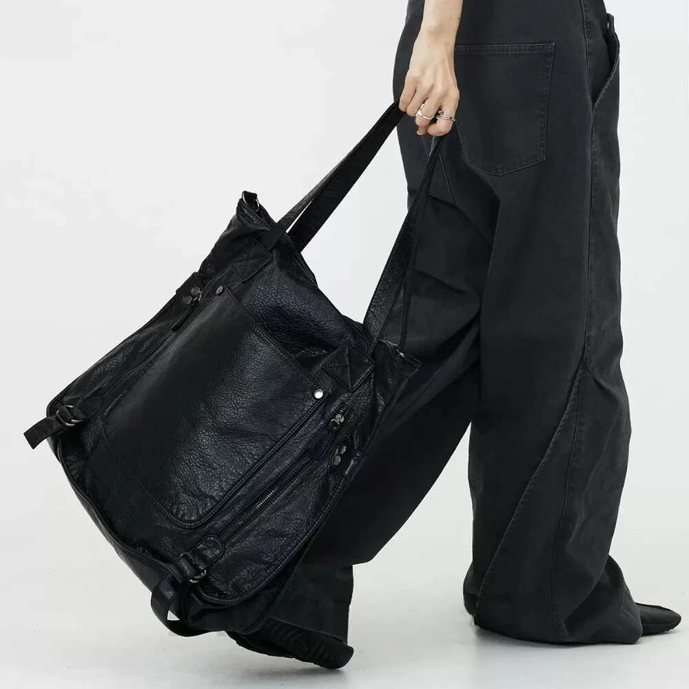 Women's Fashion Retro Soft Leather Multi-Pocket Underarm Large Capacity Commuter Shoulder Messenger Bag