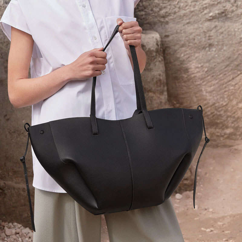 Tote For Women 2025 New Style Temperament Women's Large Capacity High-End Feeling Wing Fashionable Work Commuting Shoulder Bag
