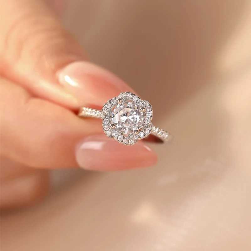 YIZIZAI Silver Color Flower Ring Sparkling Zircon Wedding Rings for Women Engagement Party JewelryXJ250514