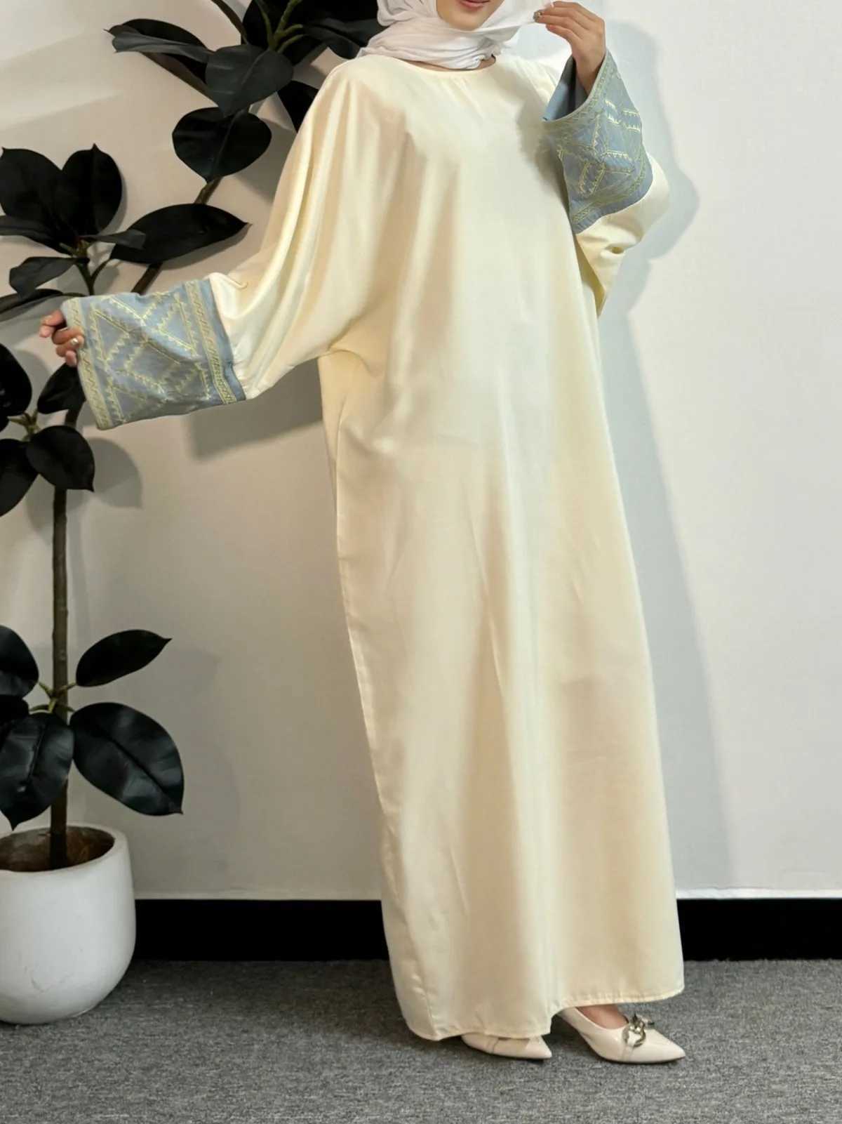 Embroidery Prayer Dress Muslim Kaftans Long Slve Loose Maxi Length Ramadan Dresses Islamic Clothing Women Abaya Muslim Jilbabs X250514