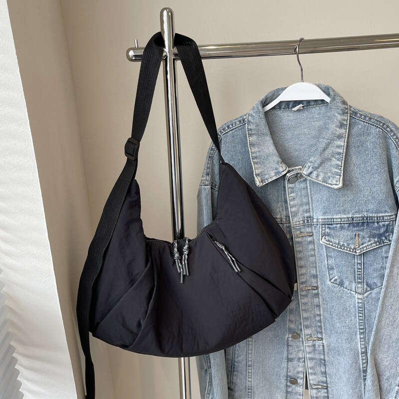 French Style Minimalist Pleated Crossbody 2024 Autumn/Winter New Large Capacity Shoulder Bag Personalized Casual Crescent Handbag