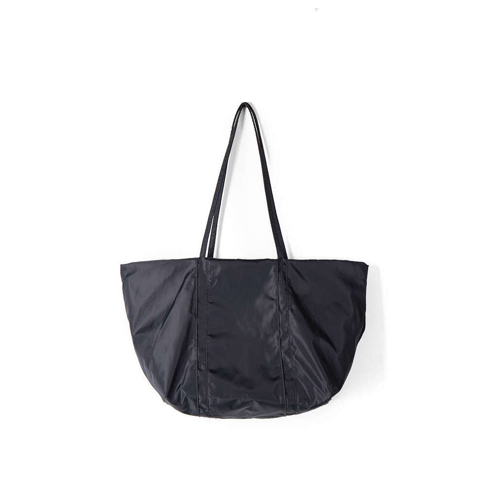 Small Fragrant Design, Waterproof Nylon Cloth For Women's Spring 2024 Commuter Versatile Large Capacity Tote Bag