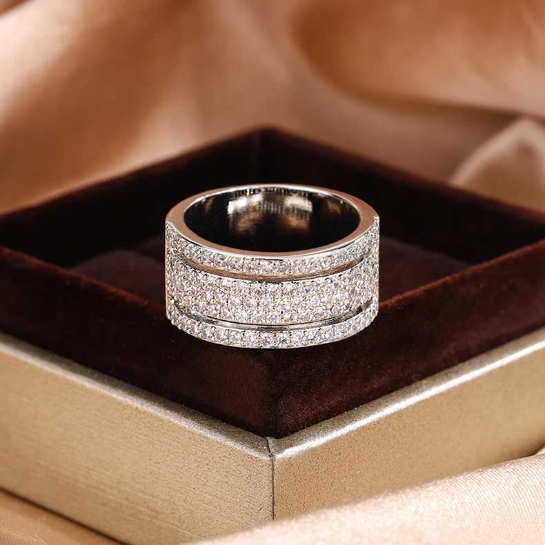 Luxurious 925 Silver Plated Womens Ring Fashion Shiny Zircon Jewelry for Wedding Rings Fashion Bridal Jewelry Couple RingsXJ250514