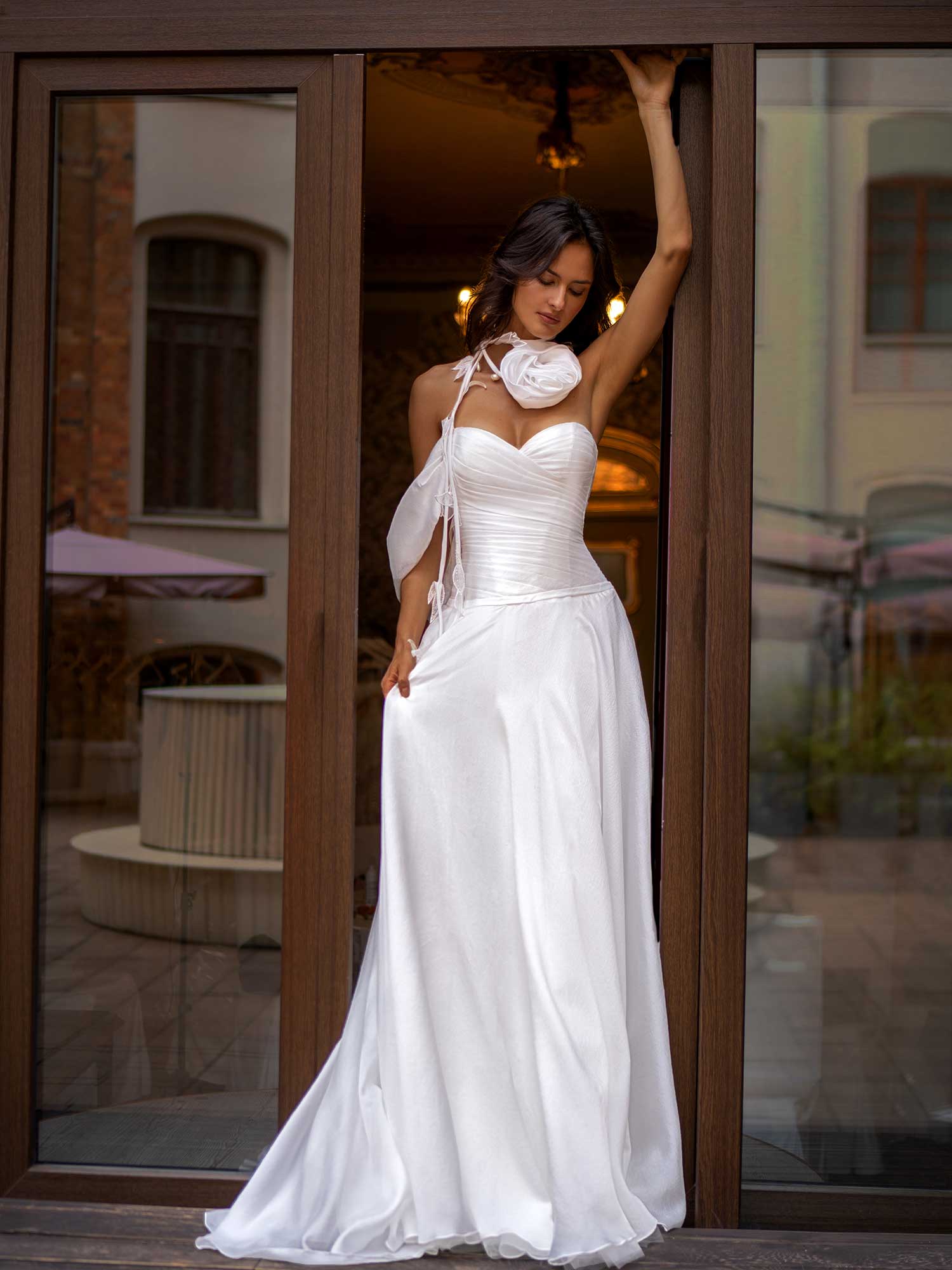 Exquisite A Line Wedding Dresses Sexy Sweetheart Appliques Lace Bridal Gowns Custom Made Backless Sweep Train Robe