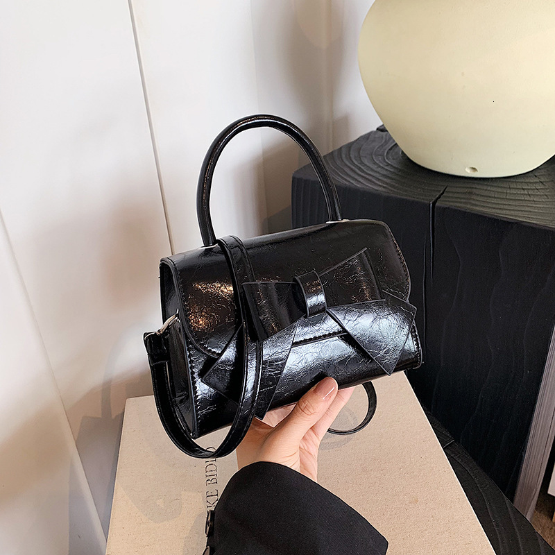 Free Delivery Designer Bag Unique Design Bow For Women 2025 New High End Texture Commuting Small Square Single Shoulder Crossbody Luxury Bag