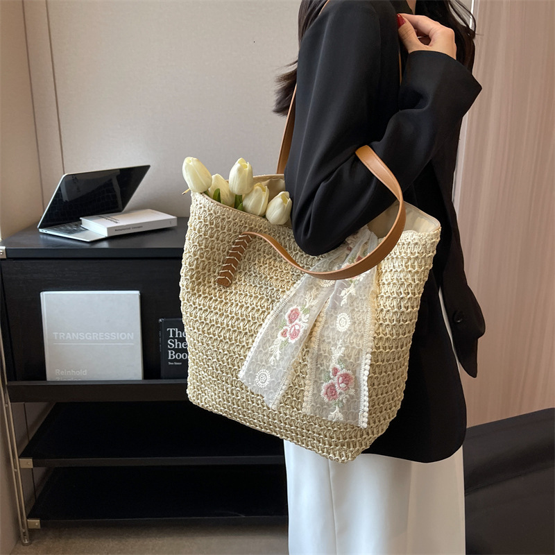 Top New Bag Summer Women's Multi functional Designer 2025 New Large Capacity Advanced Retro Versatile Single Shoulder Handbag Holiday Woven Beach