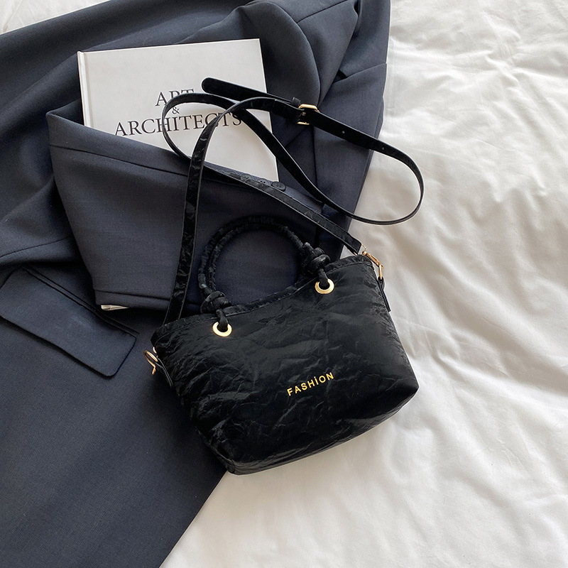 New Commuting Casual And Highend Handbag Korean Version Solid Color Single Shoulder New Free Delivery Designer Bag Crossbody Luxury Bag Small Square B