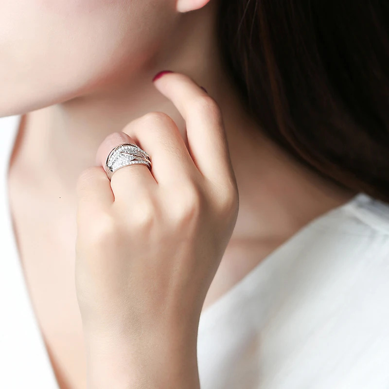Huitan ly ned Two-tone Rings for Women Silver Color/Rose Gold Color Fashion Wedding Party Ladies Rings Jewelry 250509