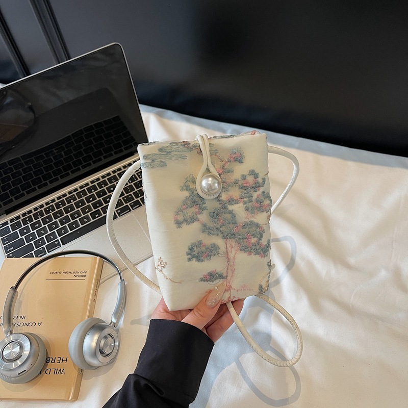 New Chinese style mini mobile phone for women in summer 2025, fashionable embroidered small square bag, simple and versatile crossbody bag