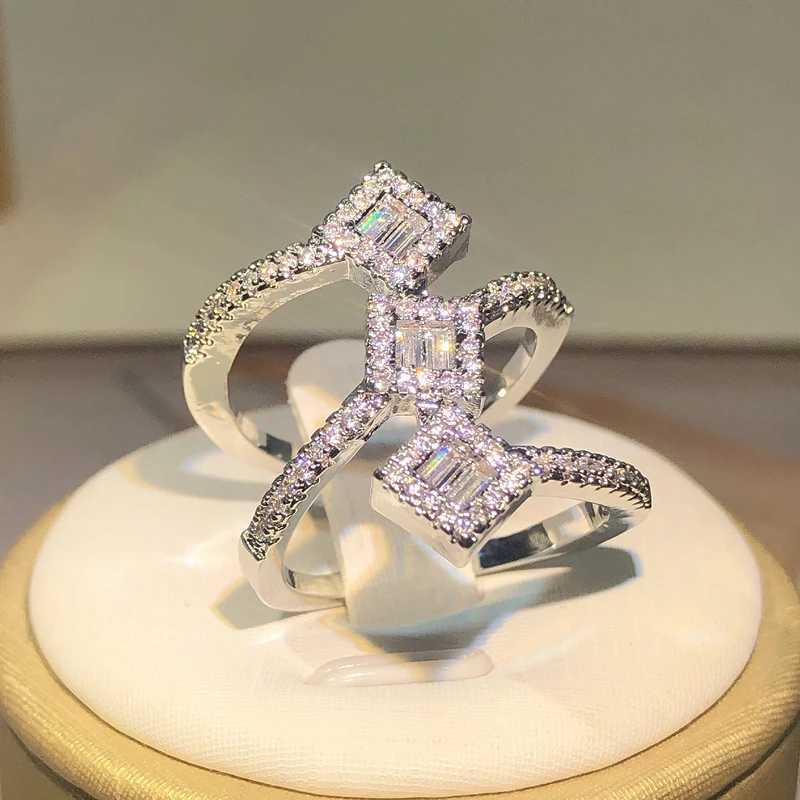 925 Silver Luxury Cubic Zirconia Rings for Women Bridal Engagement Wedding Jewelry CZ Female Accories Whole Finger RingsXJ250514