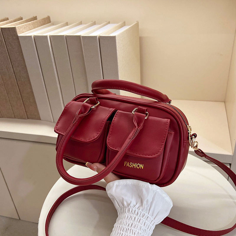 Spring And Summer New Fresh Luxury Bag Women s Fashionable Casual New Free Delivery Designer Bag Handheld Small Square Bag Korean Niche Single Shoulde