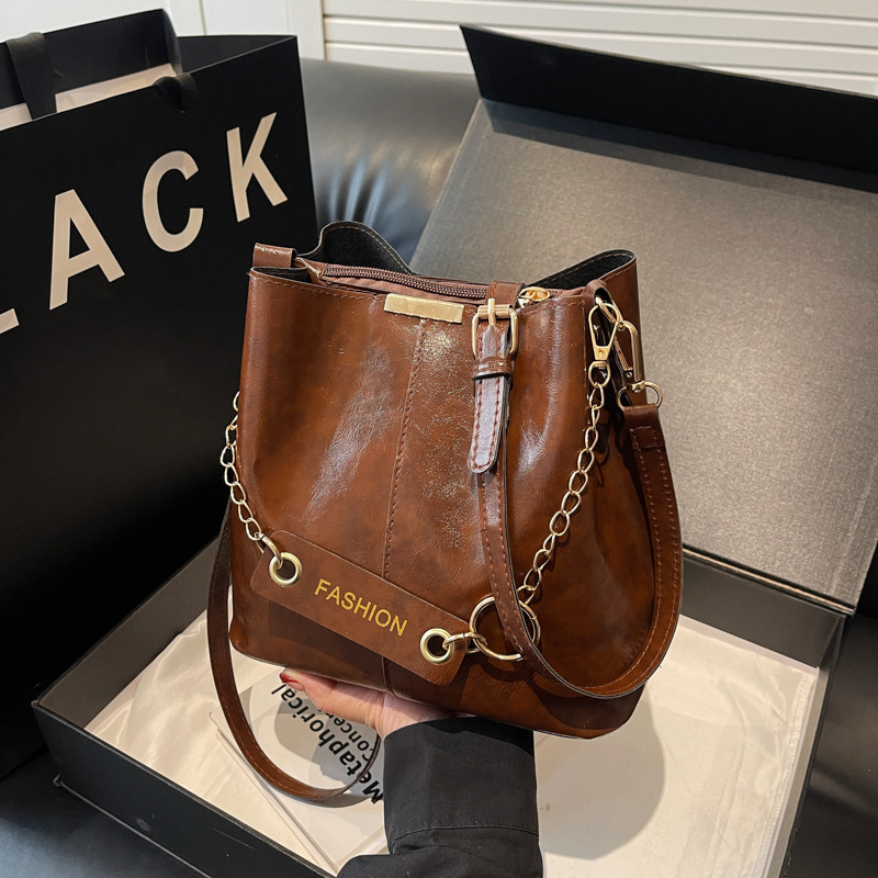 Free Delivery Designer Bag Women's 2025 New Crossbody Bucket Feeling Versatile Shoulder This Year's Popular Commuting For Women Luxury Bag