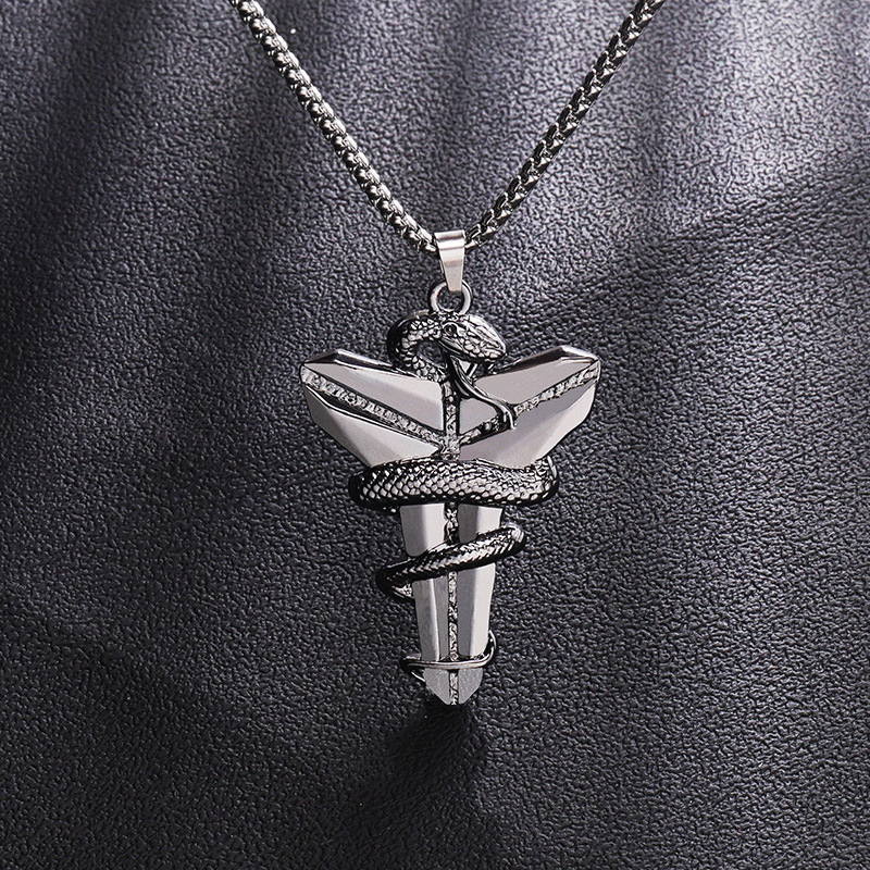 Hip hop retro style, light luxury, trendy fashion, personalized fashion, cool necklace, collarbone chain