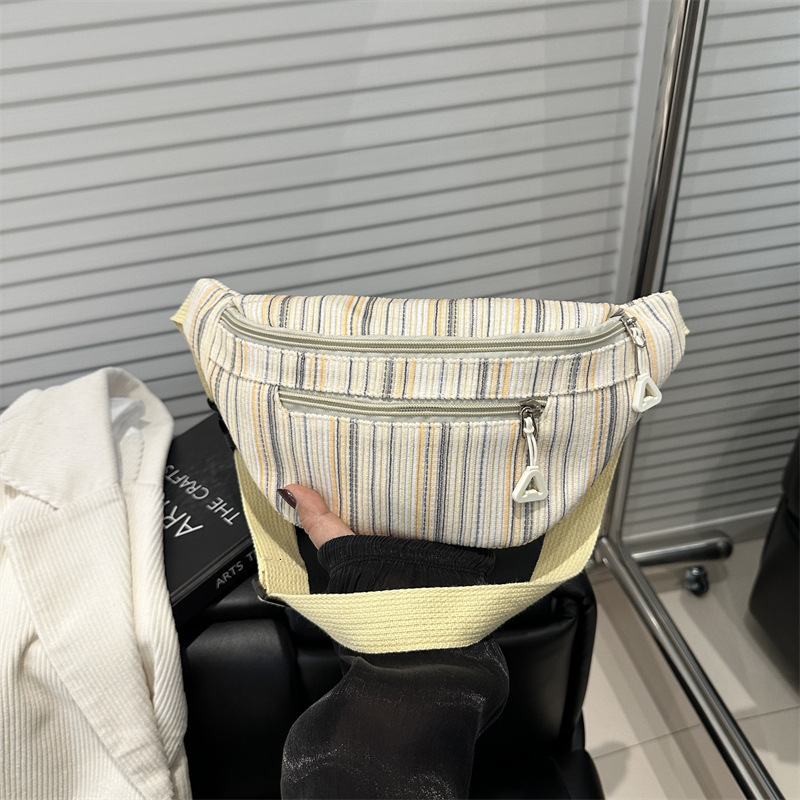 Small Fresh Luxury Bag Casual New Free Delivery Designer Bag Trendy Personalized 2025 Chest Spring And Summer Lightweight Pleated Shoulder Crossbody B