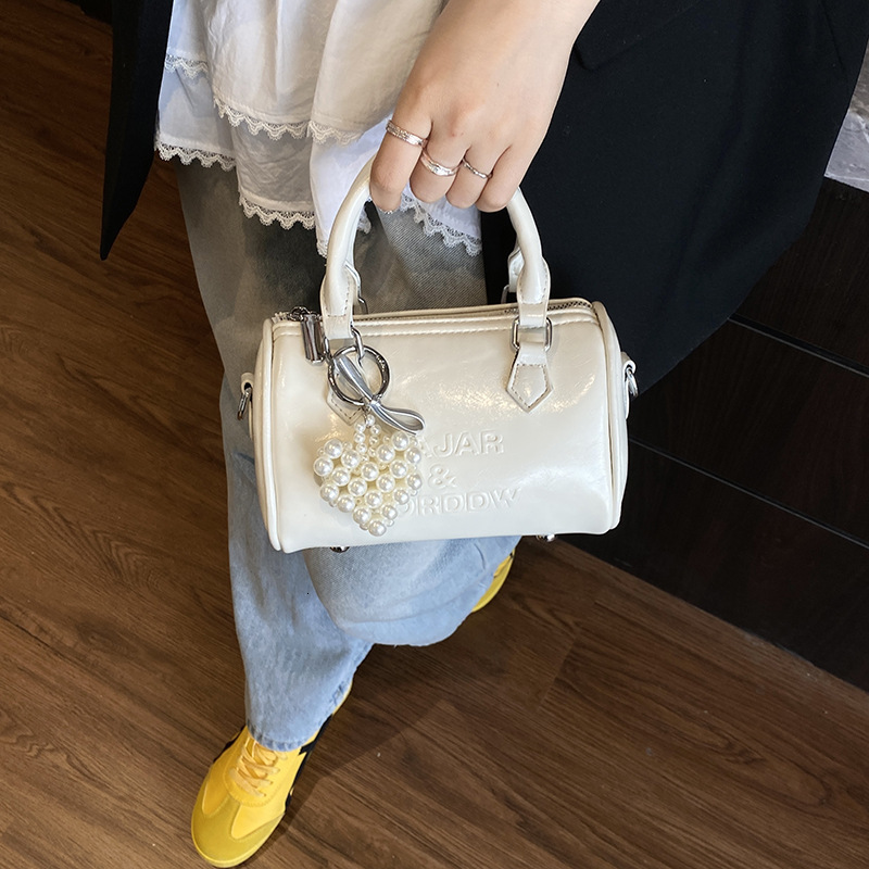 2025 New Free Delivery Designer's Bag Casual Texture Niche Design Pillow Fashion Stylish Trend Women's Simple Shoulder Crossbody Bag