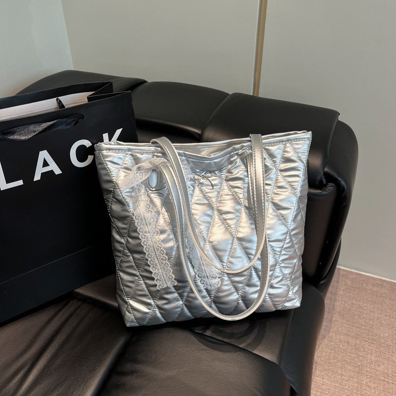 Fashionable Trendy New Free Delivery Luxury Bag Designer Bag Commuting Tote With Large Capacity And Stylish 2025 Spring Embroidery Thread New Diamond 
