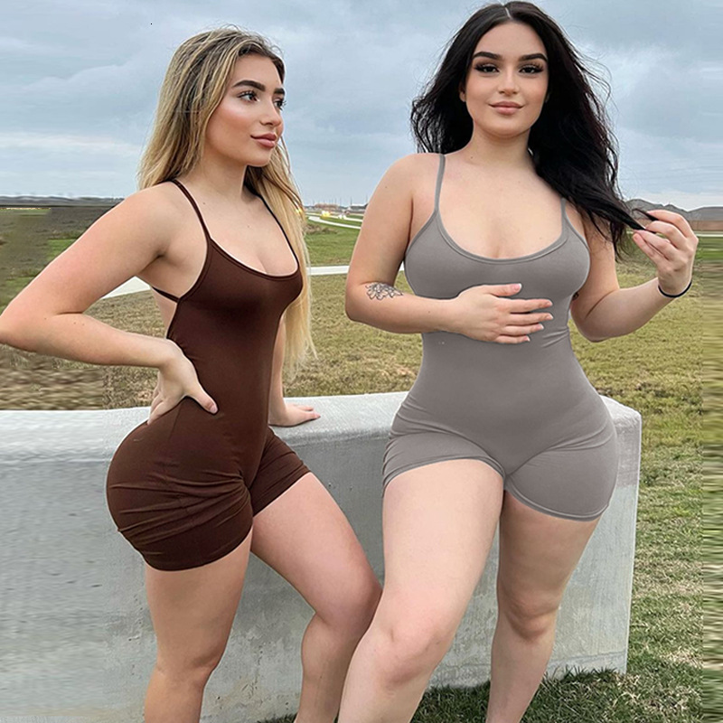 Wind womens clothing 2025 summer new product fashionable and sexy slim fit backless pleated camisole jumpsuit