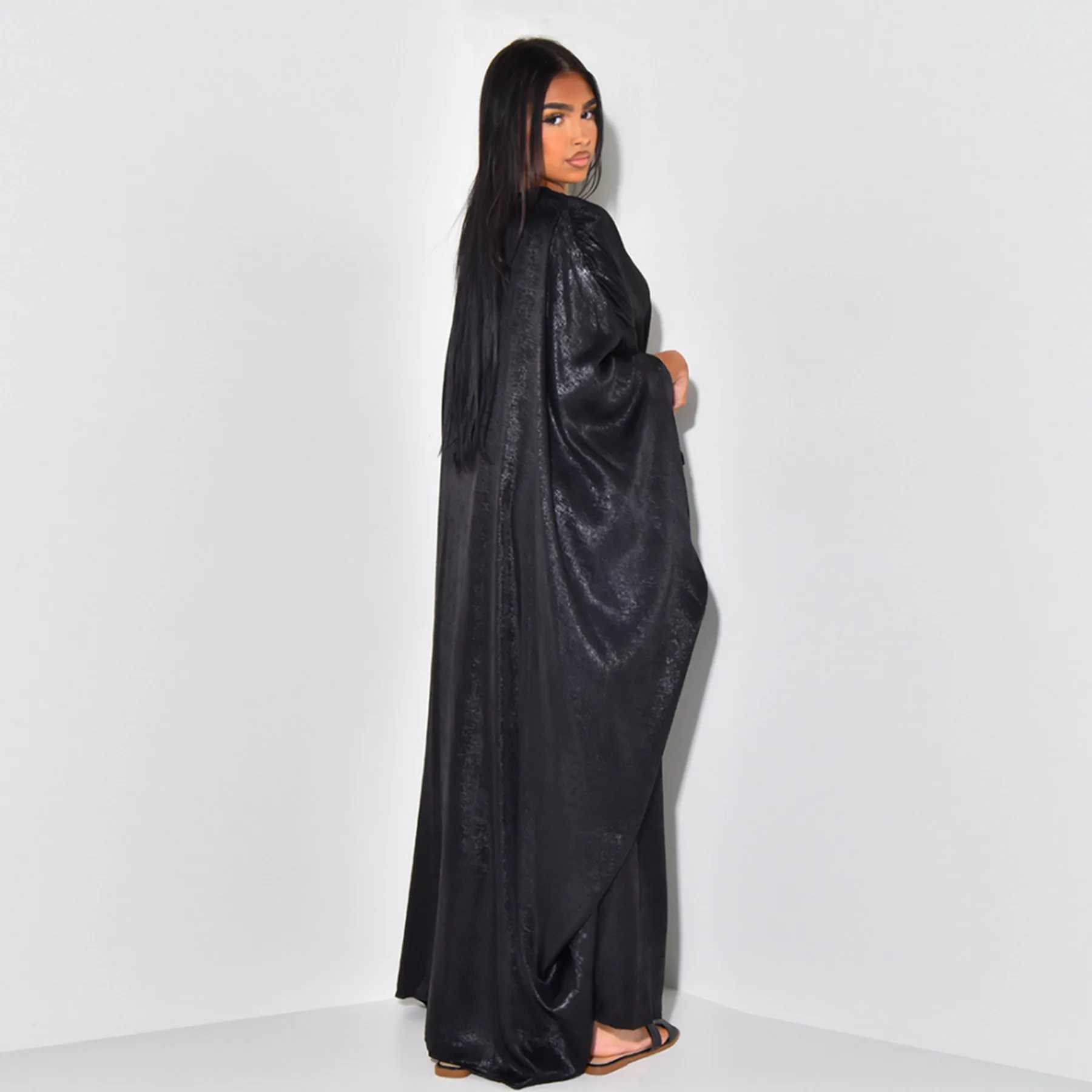 2024 Eid Satin Shiny Batwing Abaya Dubai Luxury Muslim Robe For Women Maxi Kaftan Dress Islamic Clothing Caftan Marocain Femme X250514