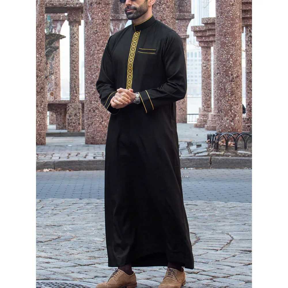 2025 New Muslim Traditional Mens Robe Multi colored Elegant Ethnic Embroidery Mens Robe Simple Casual Loose Robe X2505141