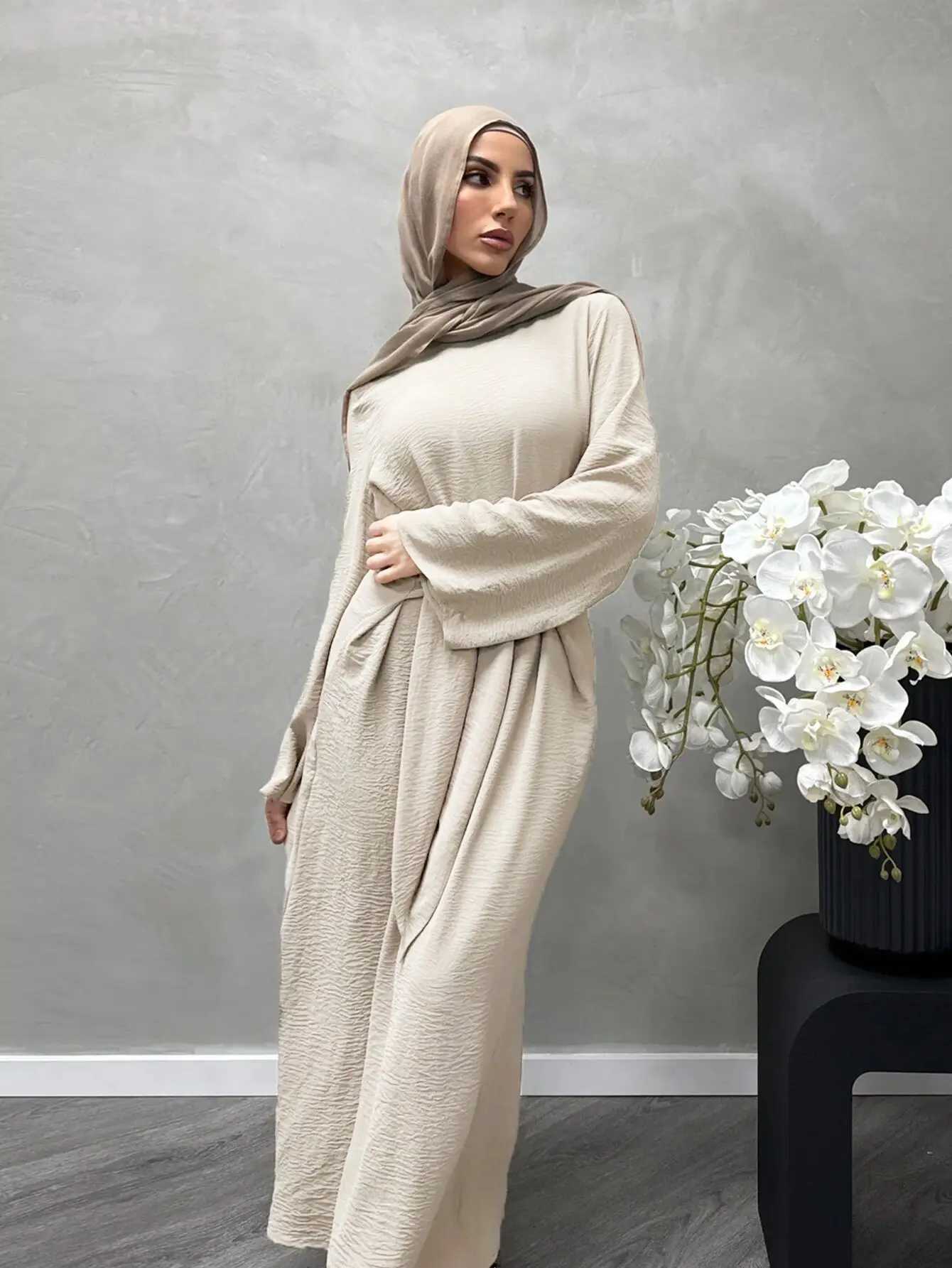 2025 Fashion Dubai Solid Belt Long Dresses For Muslim Woman Elegant Casual Marocain Islam Saudi Plain Caftan Turkish Clothing X2505141