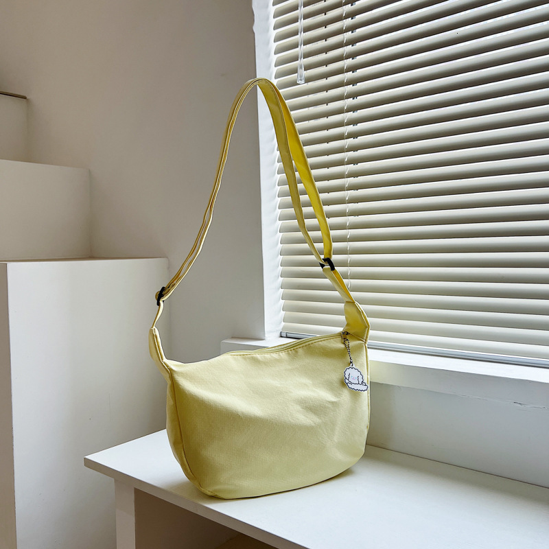 Free Delivery Designer Bag 2025 Chic Girls Solid Color Soft Girl Shoulder Bag Korean Version Chaoins Simple Crossbody Dumpling Bun Luxury Bag