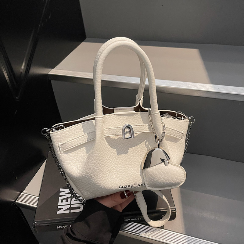 High end vegetable basket small shoulder fashionable hand-held armpit 2025 new trendy casual crossbody bag, textured women's bag